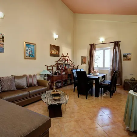 Annamaria Villa